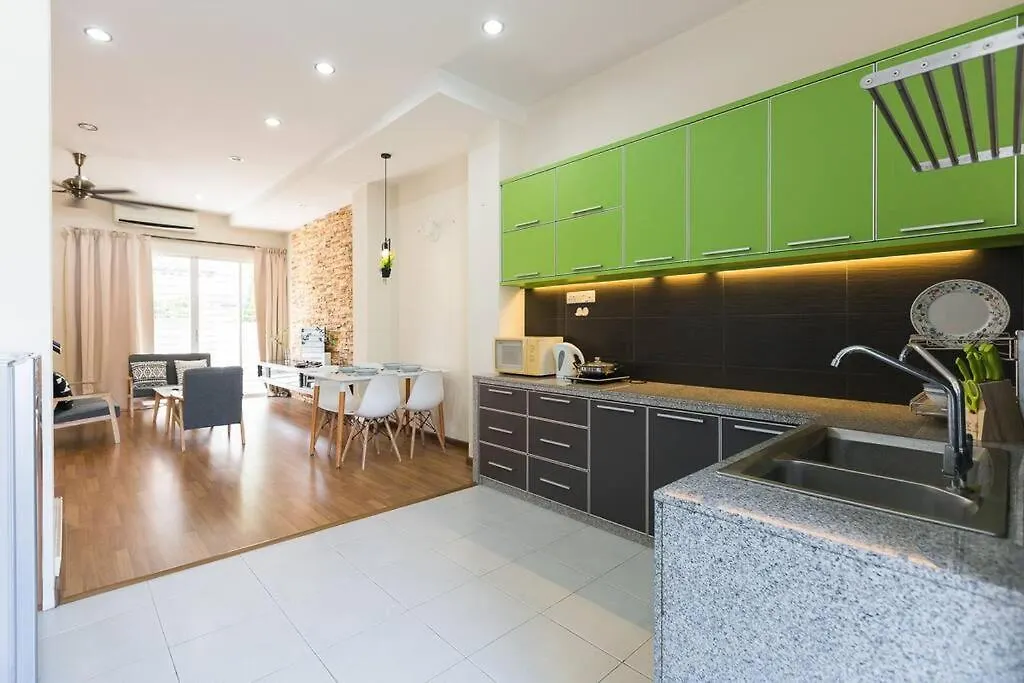 Landed 3Br Home Near Beach, Seafood & Fisherman Village Bayan Lepas