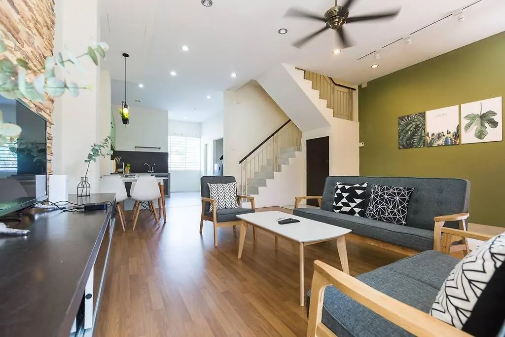 Landed 3Br Home Near Beach, Seafood & Fisherman Village Bayan Lepas 0*,