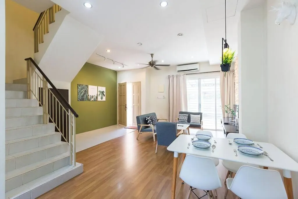 Landed 3Br Home Near Beach, Seafood & Fisherman Village Bayan Lepas
